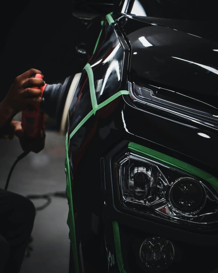 Serviciu detailing exterior ETS Detailing - corectie vopsea prin polish profesional si eliminare zgarieturi